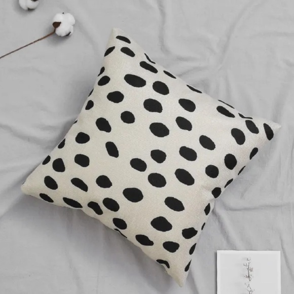 Set of 2 • pillow covers 18” love dots 815338 - Picture 6 of 7